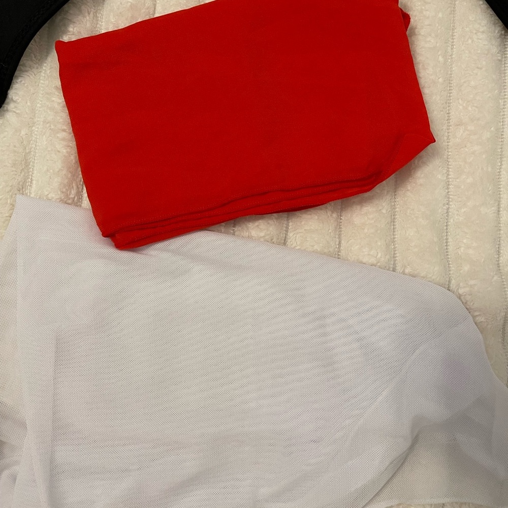 5 BIKINIS WITH 4 COVER UPS - Picture 5 of 5